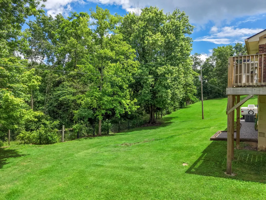 1623 Oakland Lane Harrodsburg KY 40330
