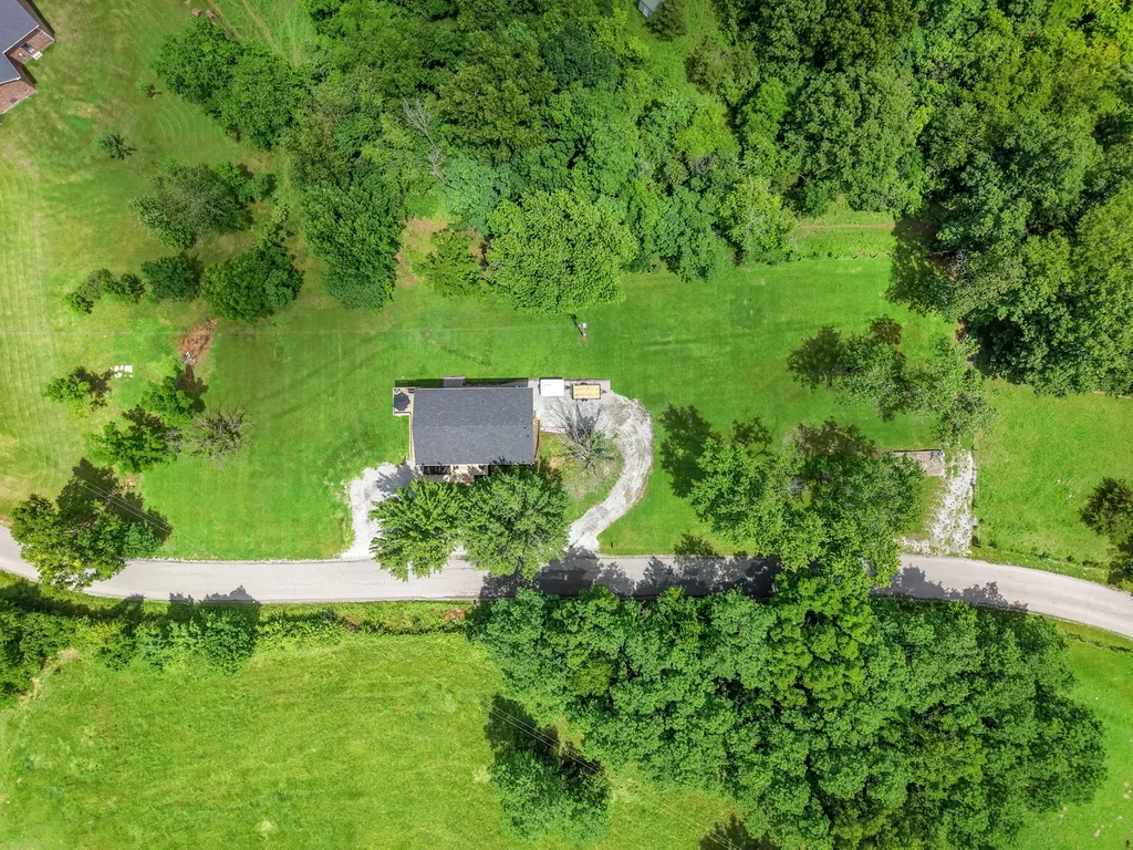 1623 Oakland Lane Harrodsburg KY 40330