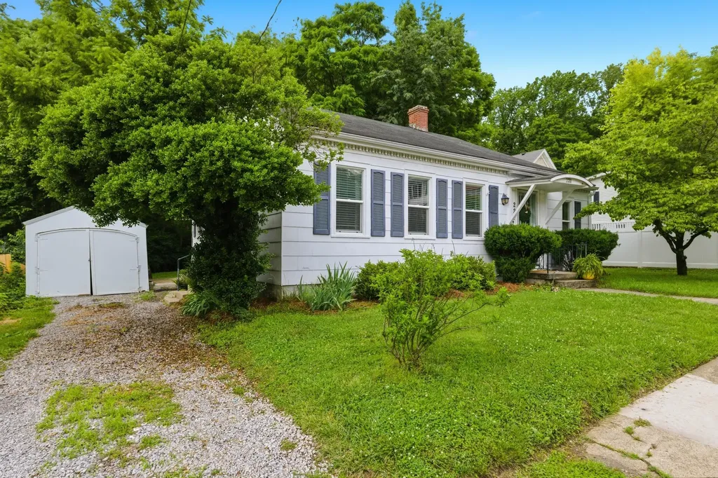 221 N 1st Street Danville KY 40422