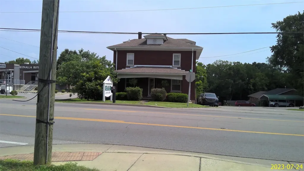 1129 W Lexington Avenue Winchester KY 40391