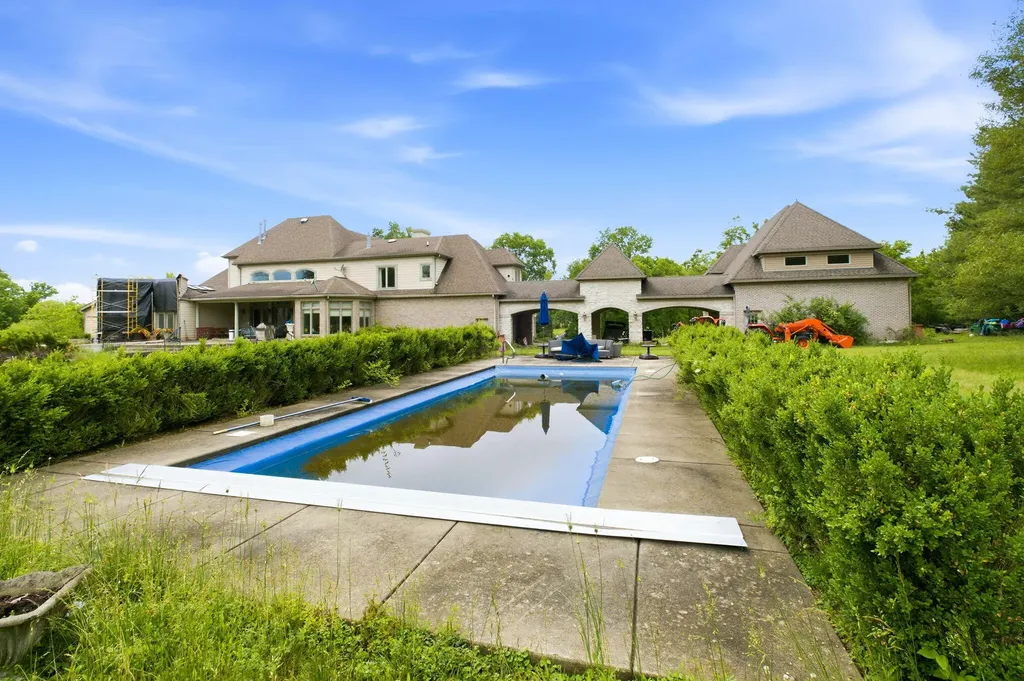 22 Timberwood Drive Simpsonville KY 40067