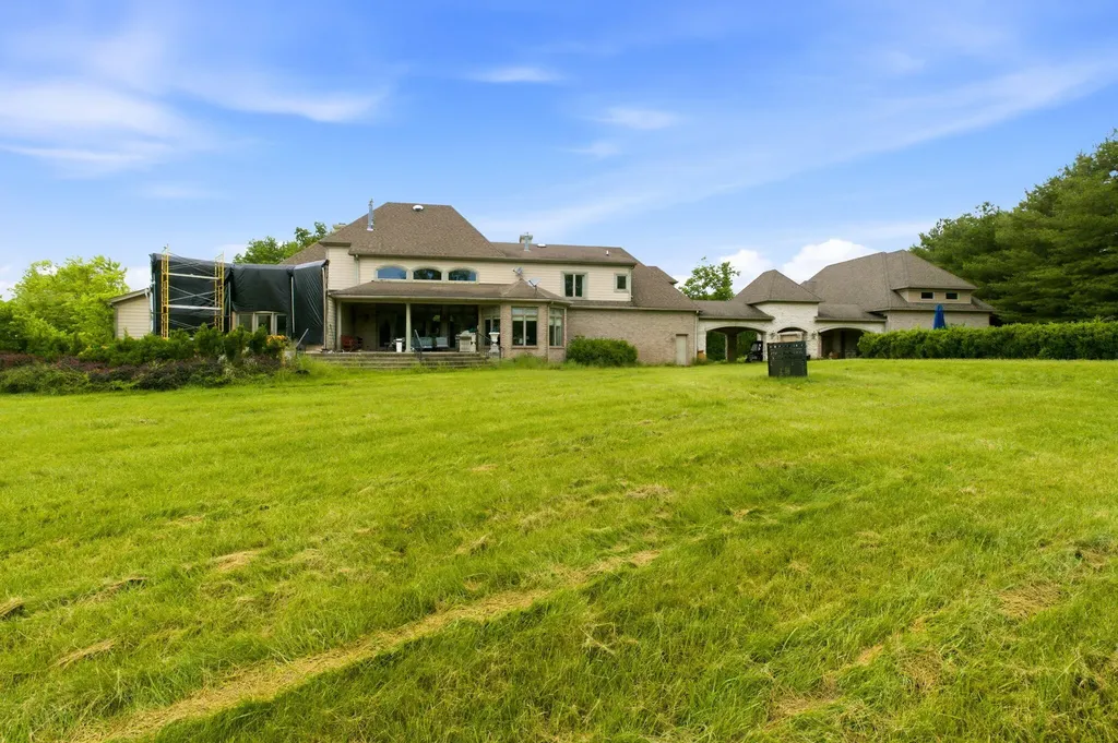 22 Timberwood Drive Simpsonville KY 40067
