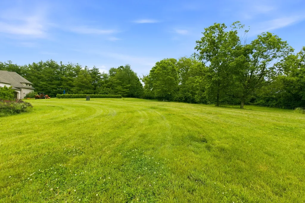 22 Timberwood Drive Simpsonville KY 40067