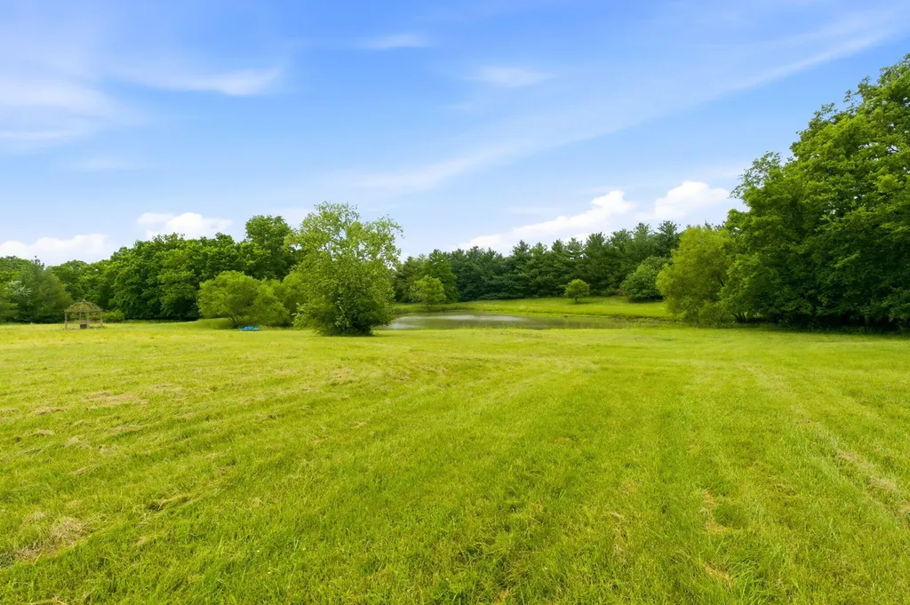 22 Timberwood Drive Simpsonville KY 40067