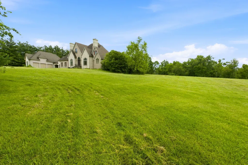 22 Timberwood Drive Simpsonville KY 40067