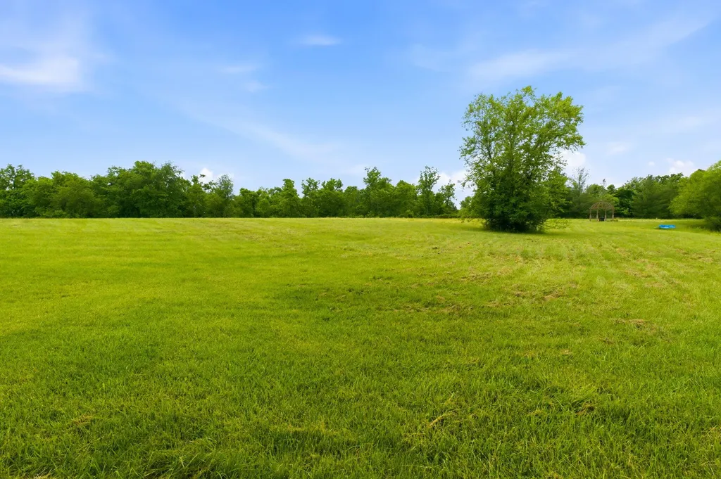 22 Timberwood Drive Simpsonville KY 40067