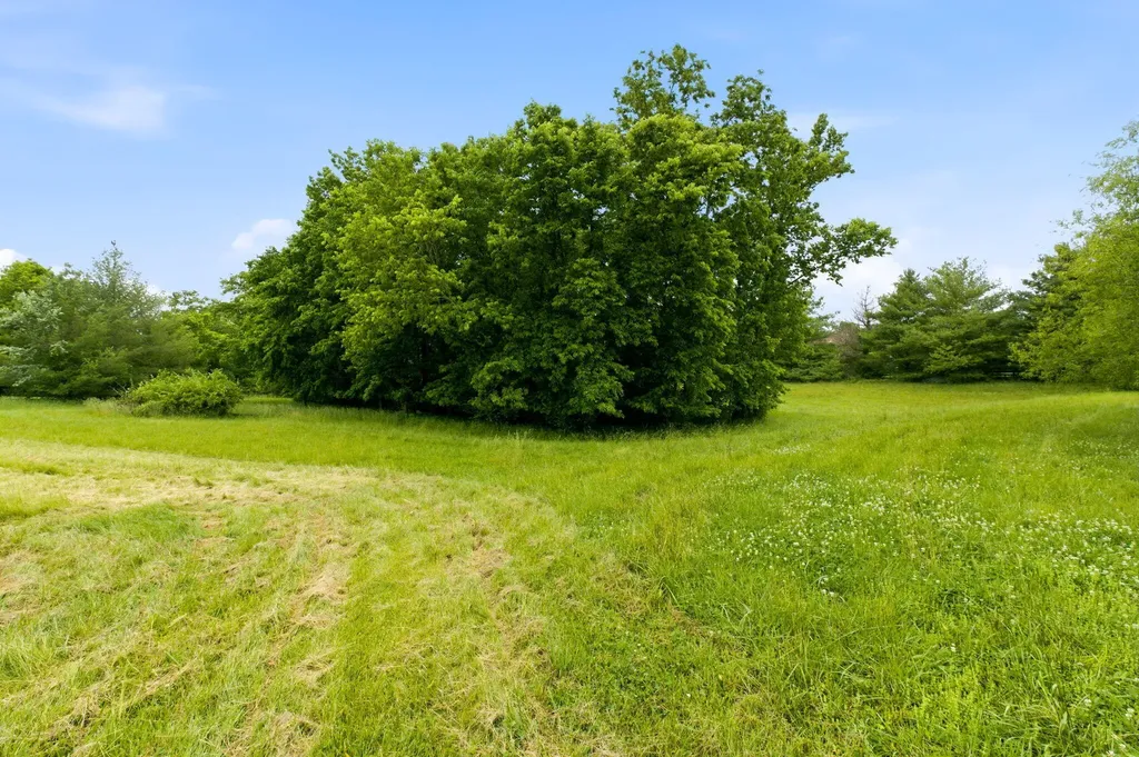 22 Timberwood Drive Simpsonville KY 40067