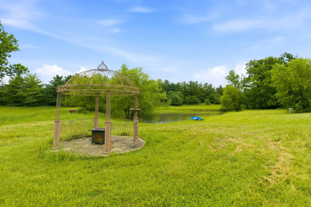 22 Timberwood Drive Simpsonville KY 40067