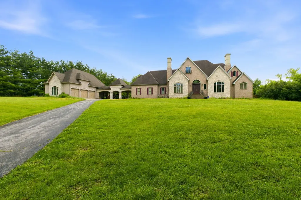 22 Timberwood Drive Simpsonville KY 40067