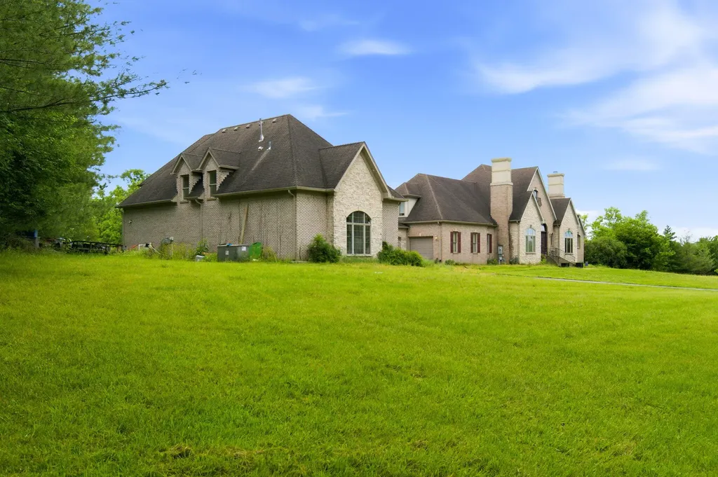 22 Timberwood Drive Simpsonville KY 40067