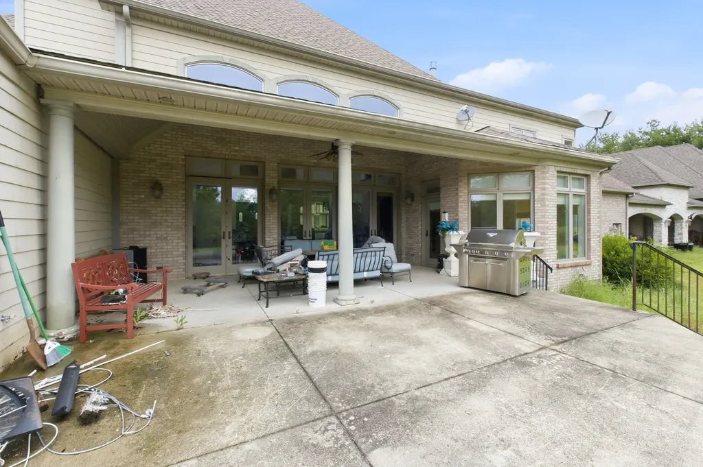 22 Timberwood Drive Simpsonville KY 40067