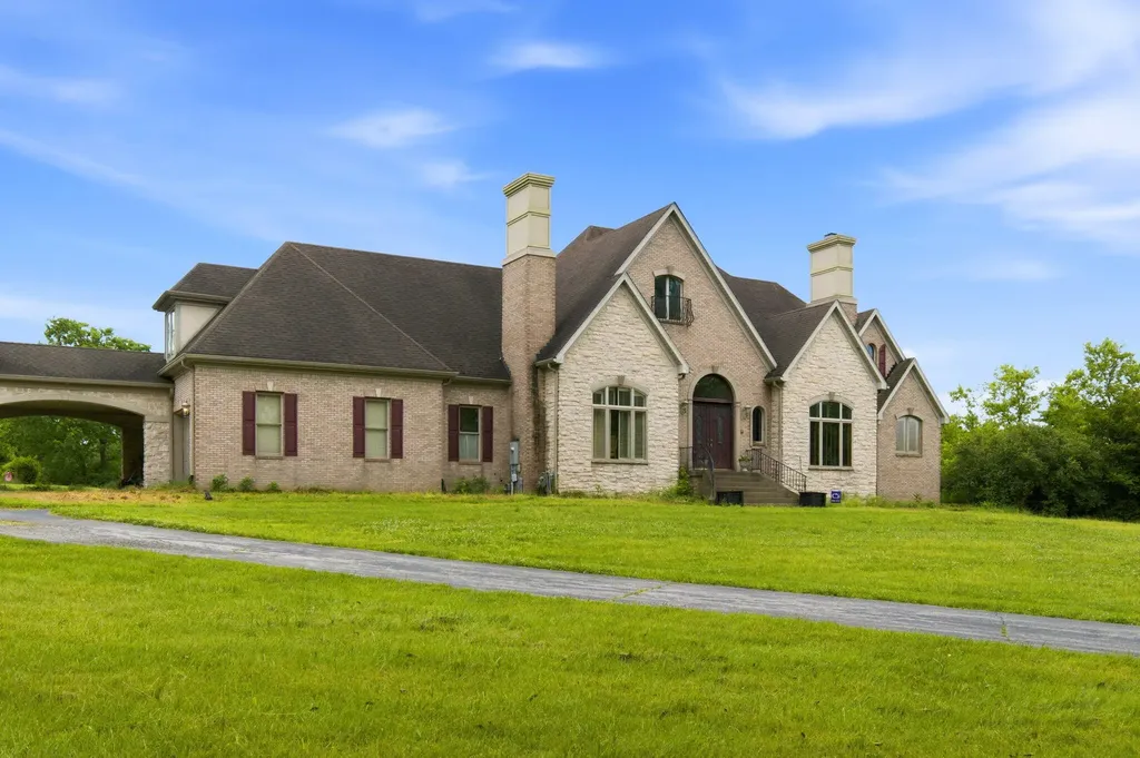 22 Timberwood Drive Simpsonville KY 40067