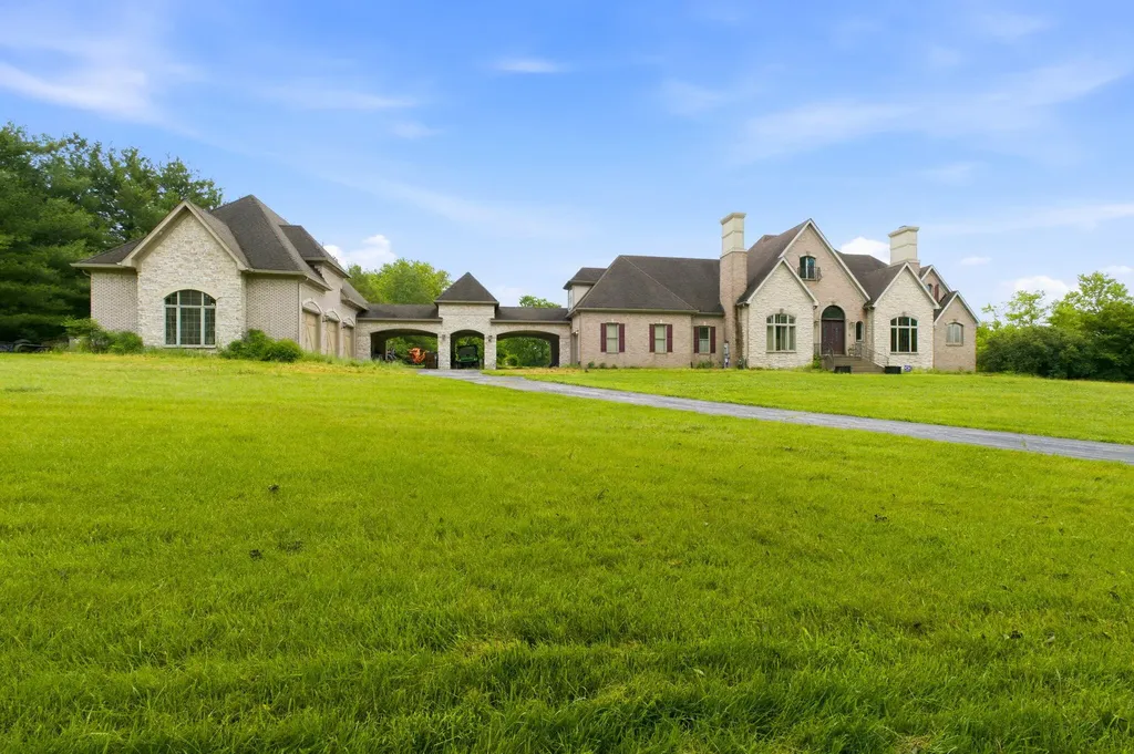 22 Timberwood Drive Simpsonville KY 40067