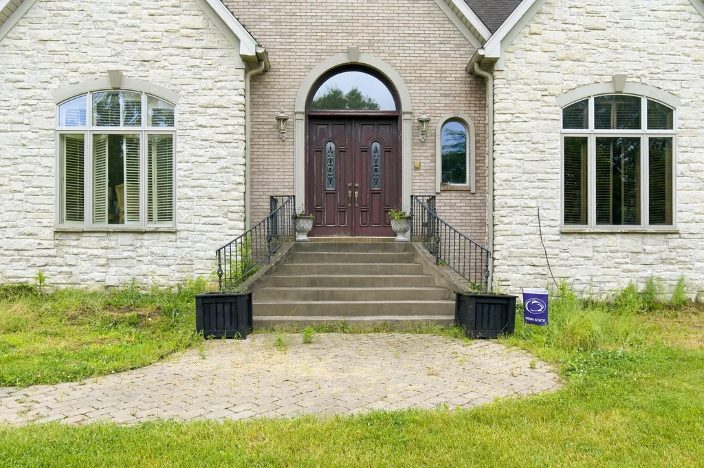 22 Timberwood Drive Simpsonville KY 40067