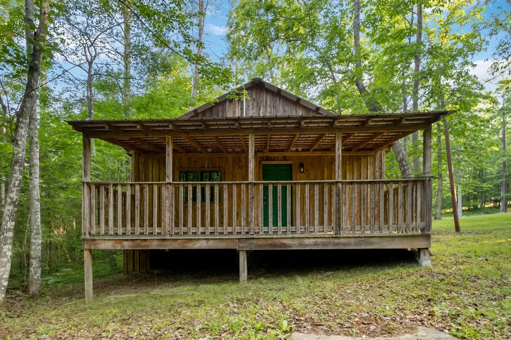 155 County Road Burnside KY 42519