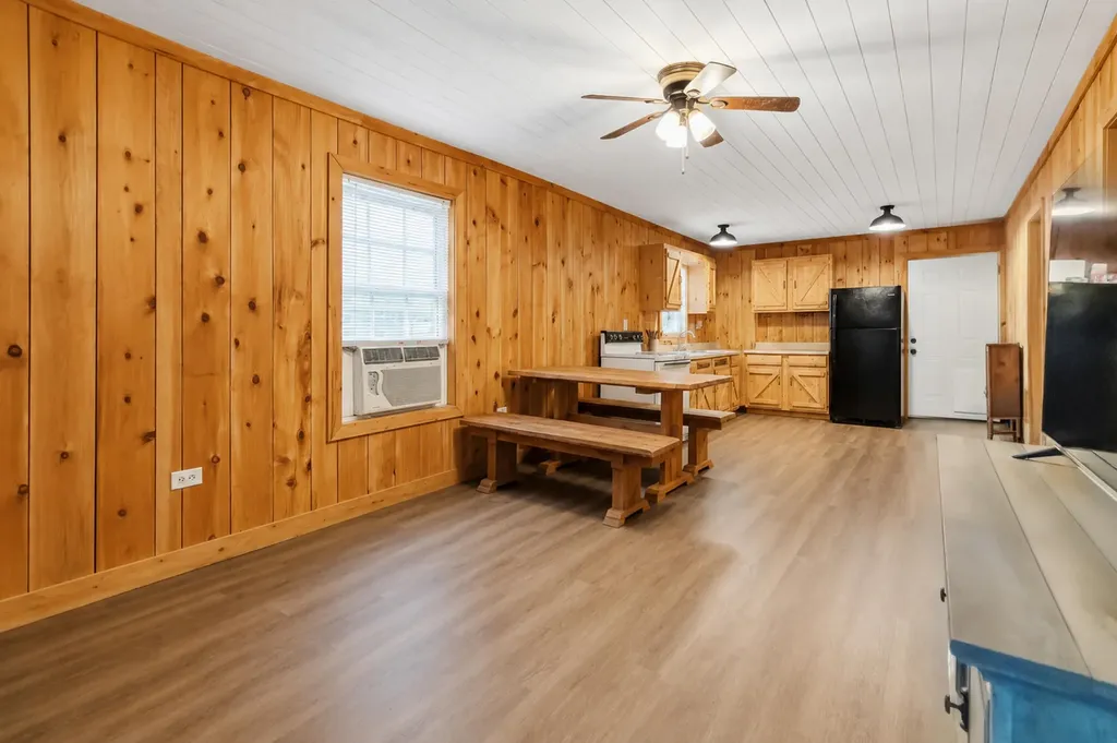 155 County Road Burnside KY 42519