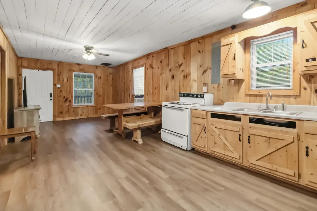 155 County Road Burnside KY 42519