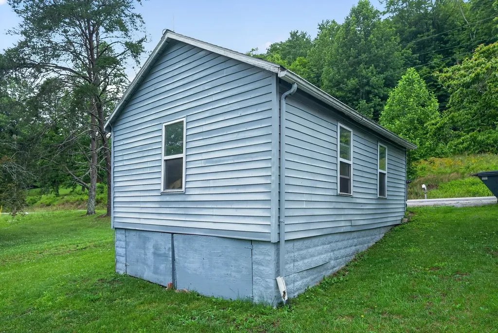 7583 Hawkins Branch Road Frenchburg KY 40322