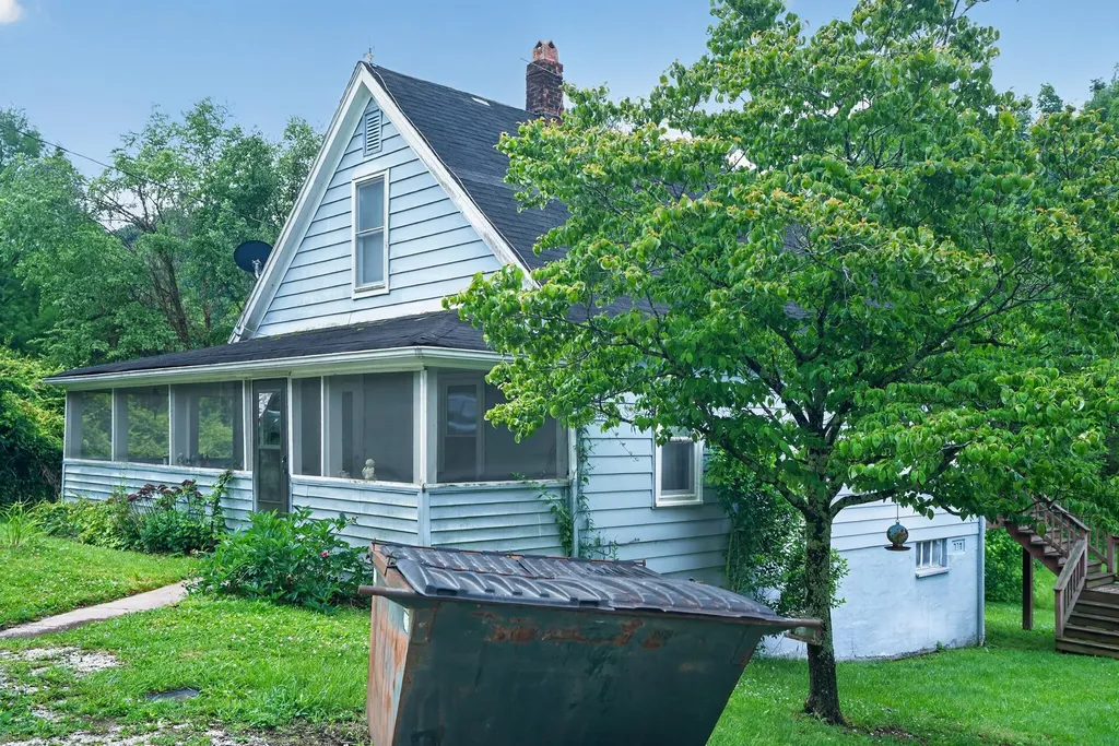 7583 Hawkins Branch Road Frenchburg KY 40322