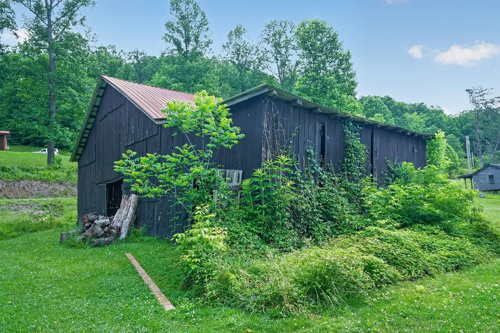 7583 Hawkins Branch Road Frenchburg KY 40322