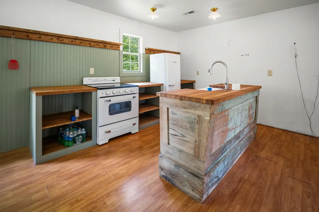 23 Ky-1609 Parkers Lake KY 42634