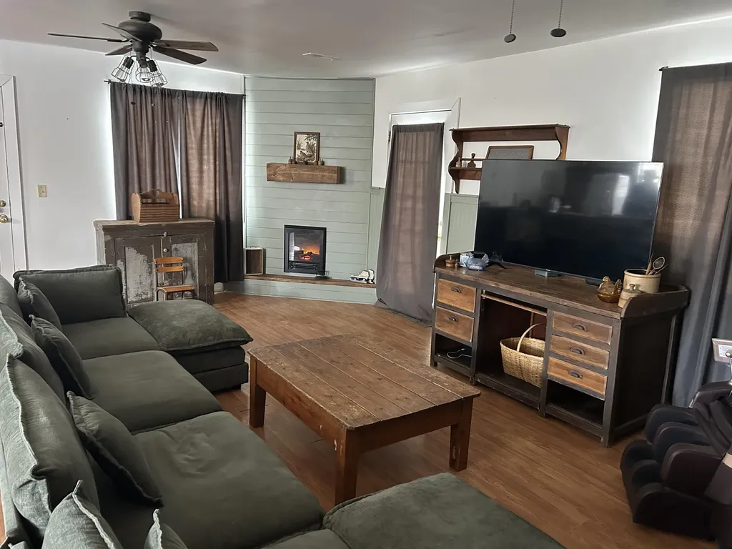 23 Ky-1609 Parkers Lake KY 42634