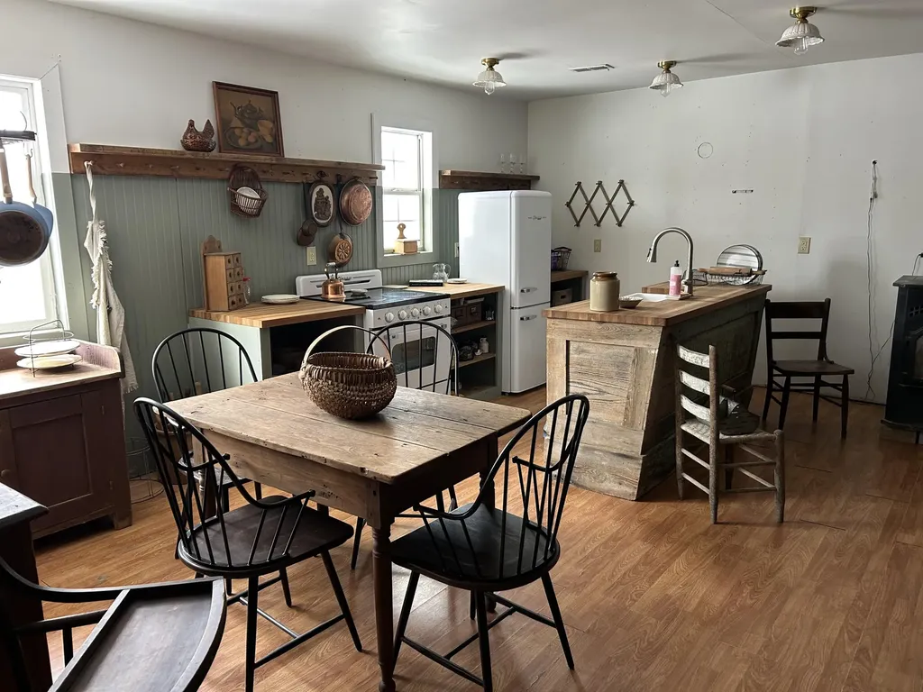 23 Ky-1609 Parkers Lake KY 42634