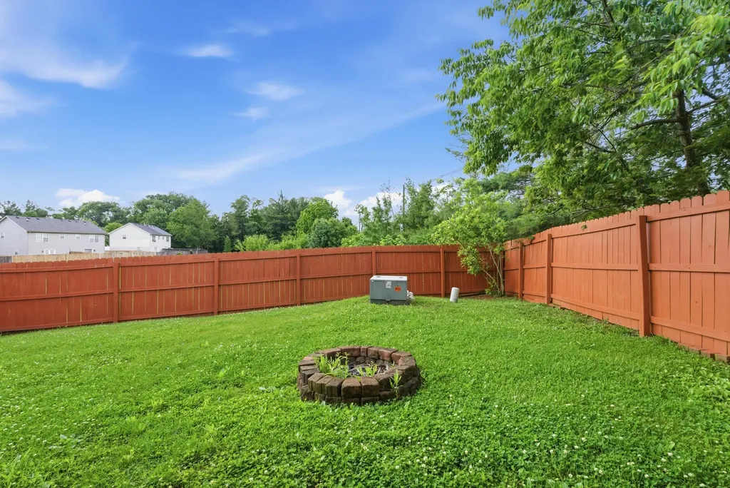 329 Santa Anita Court Lexington KY 40516