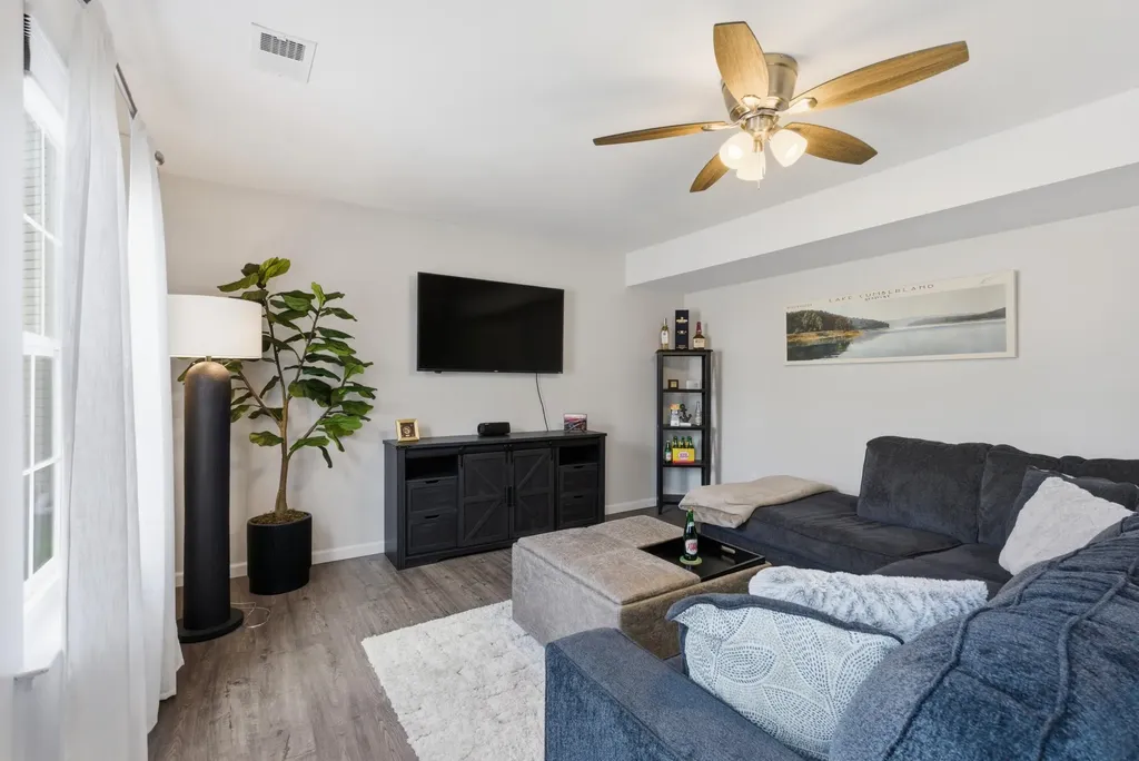 329 Santa Anita Court Lexington KY 40516