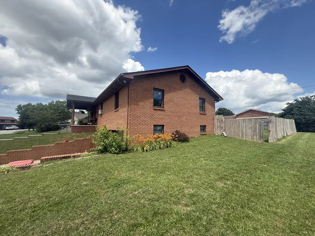 1018 Cardinal Drive Corbin KY 40701