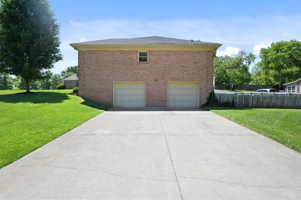 897 Turkey Foot Road Lexington KY 40502