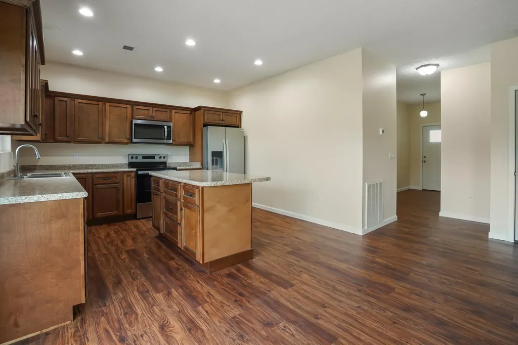 553 Knoll Lane Nancy KY 42544