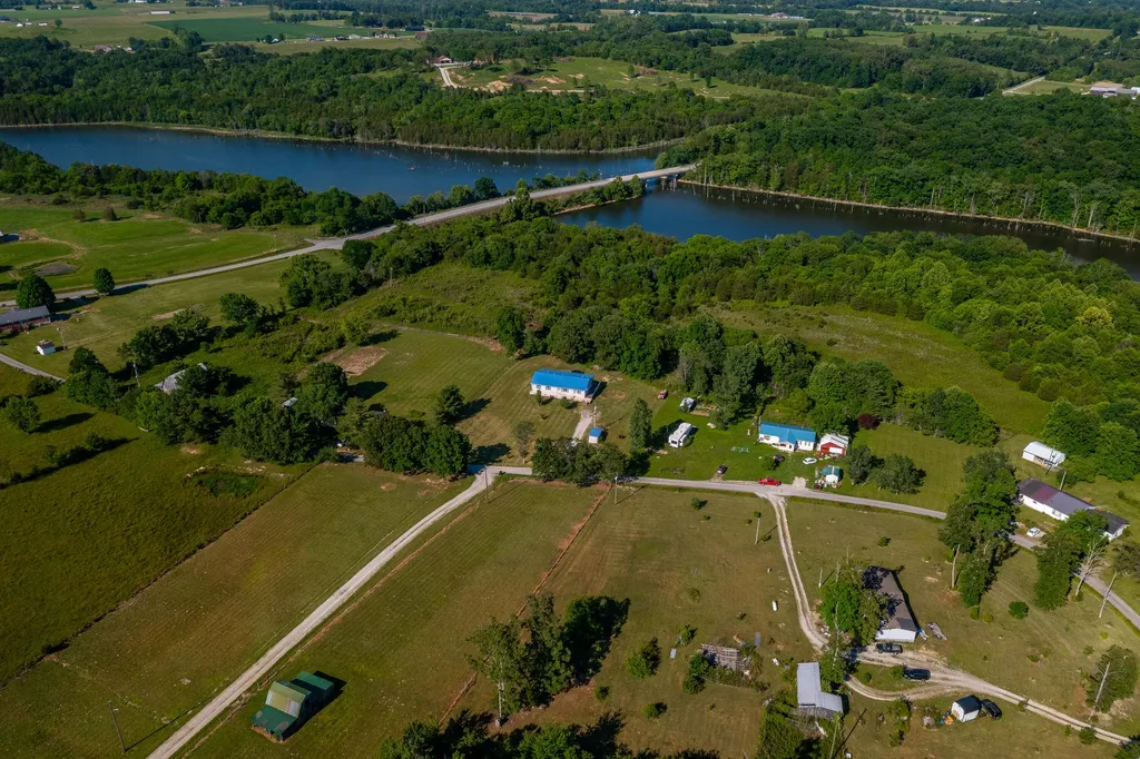 36 Manuel Road Stanford KY 40484