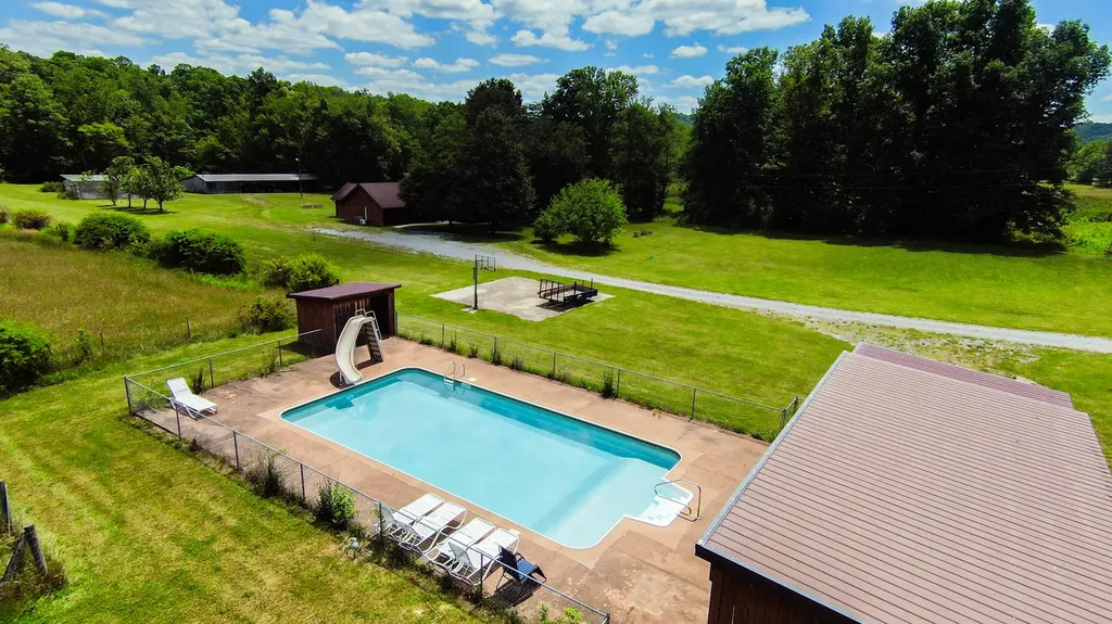 4153 Copper Creek Road Berea KY 40403