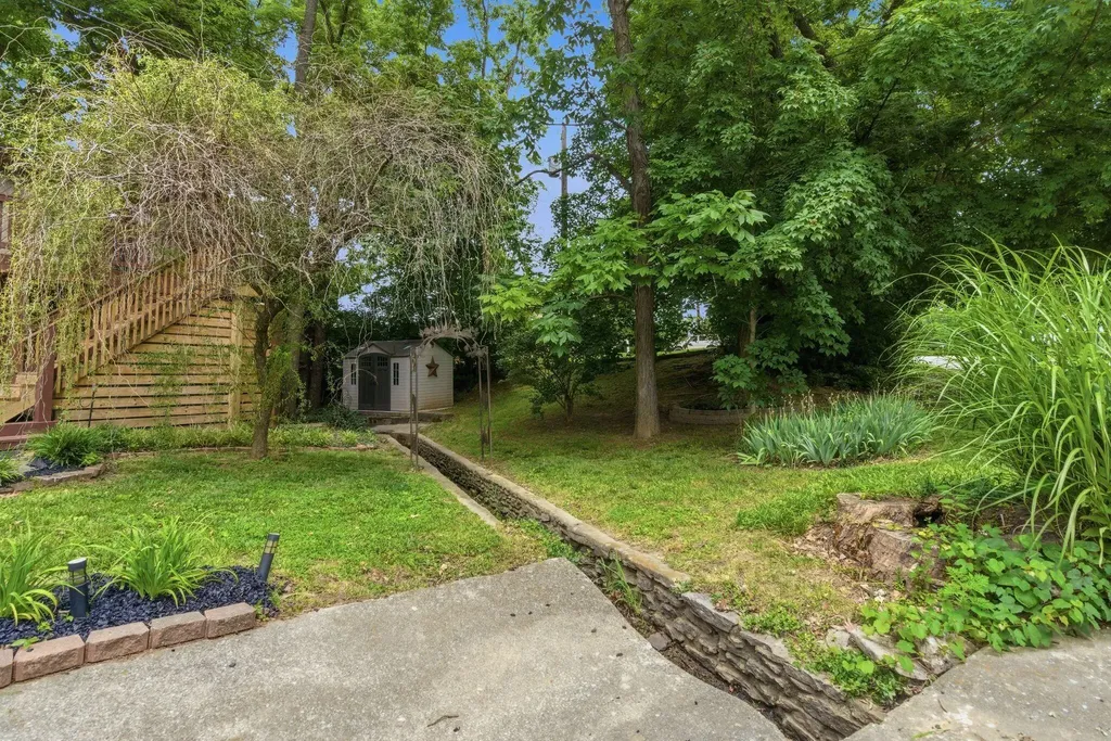 107 Woodlane Circle Lawrenceburg KY 40342