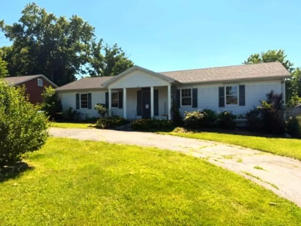 211 Bluebird Court Lawrenceburg KY 40342