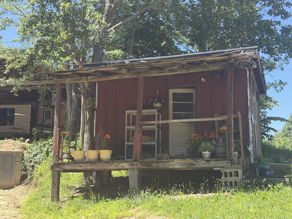 5764 Somerset Road London KY 40741