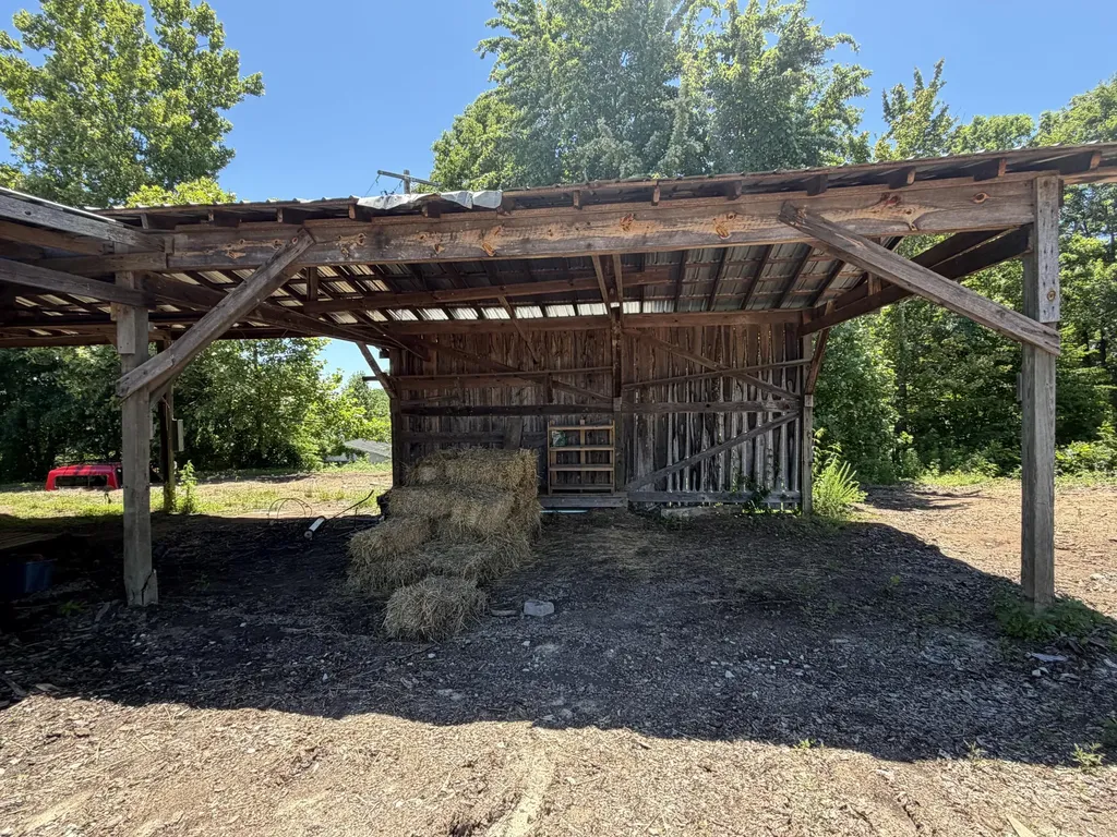 5764 Somerset Road London KY 40741