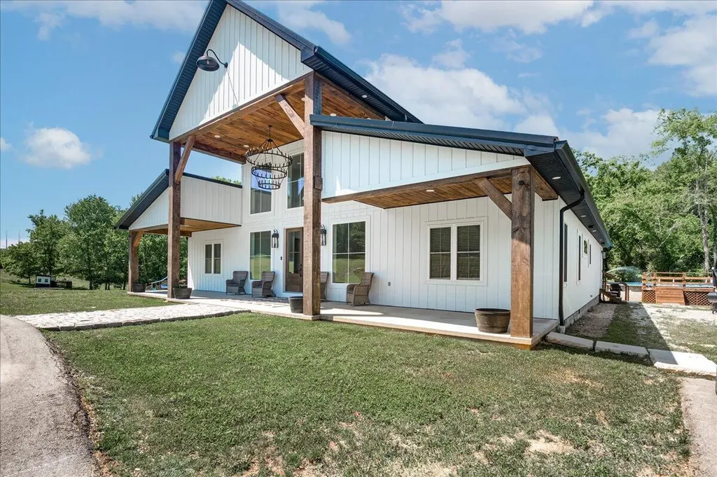 215 Heritage Heights Lane London KY 40741