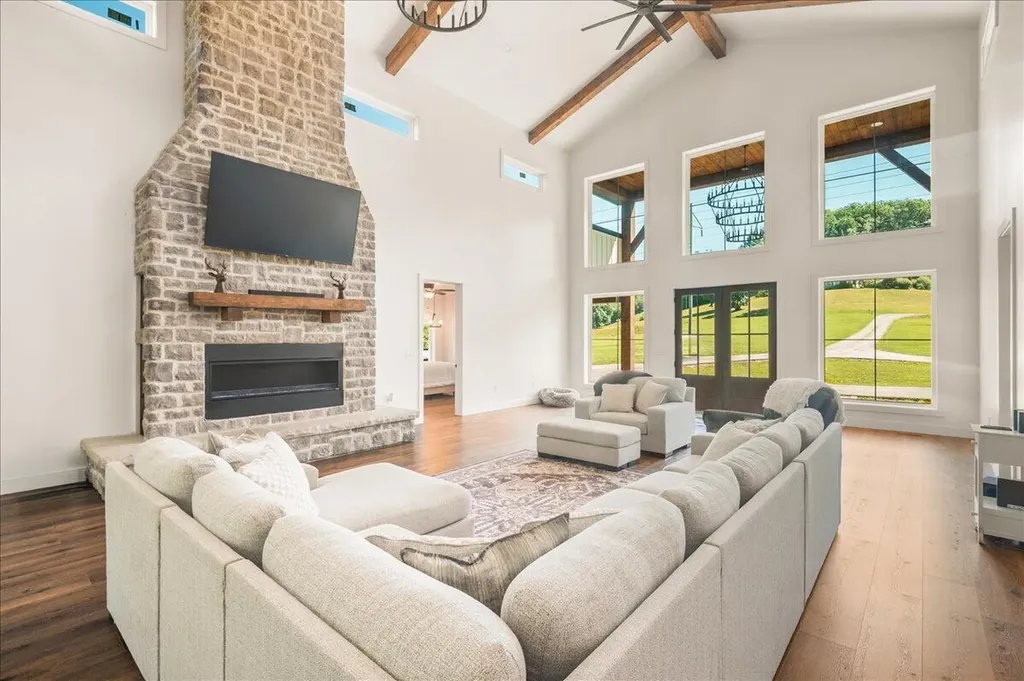 215 Heritage Heights Lane London KY 40741
