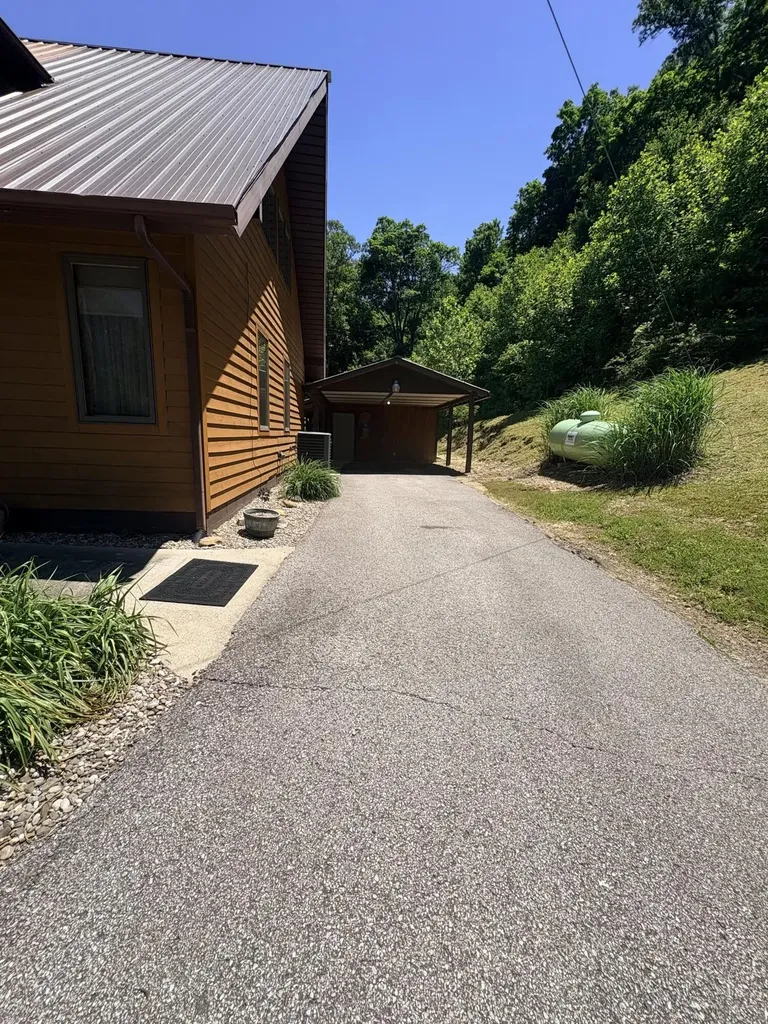 12430 Ky-10 Quincy KY 41166