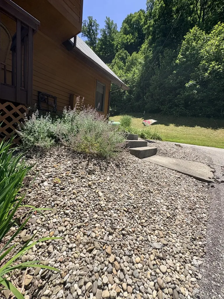 12430 Ky-10 Quincy KY 41166
