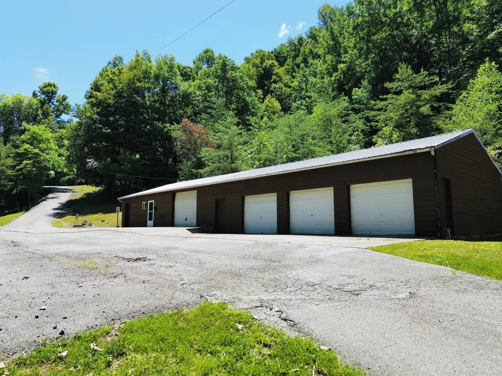 12430 Ky-10 Quincy KY 41166