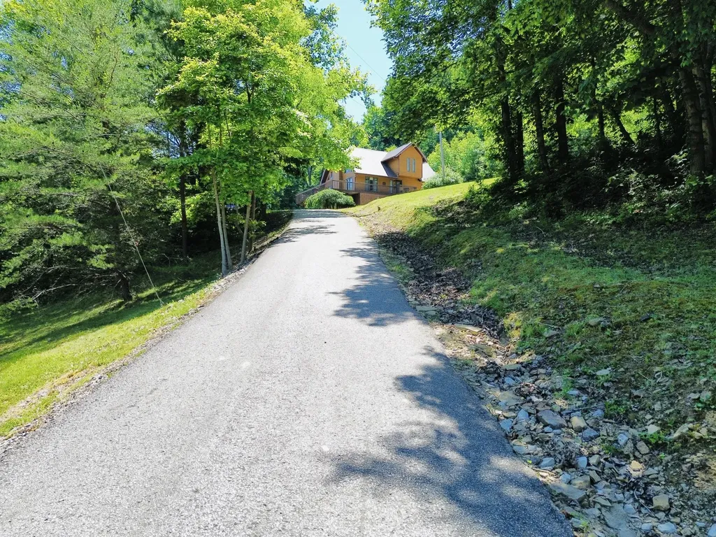 12430 Ky-10 Quincy KY 41166
