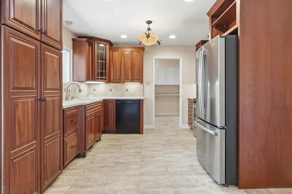 577 Seattle Drive Lexington KY 40503