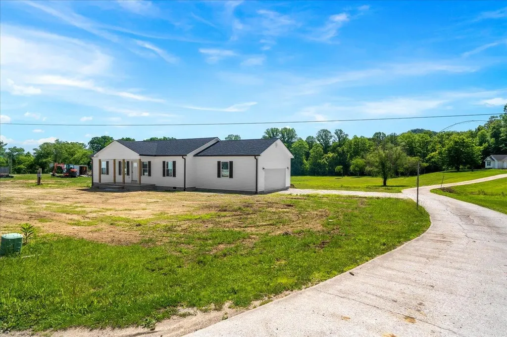 138 Ladonna Drive Clay City KY 40312