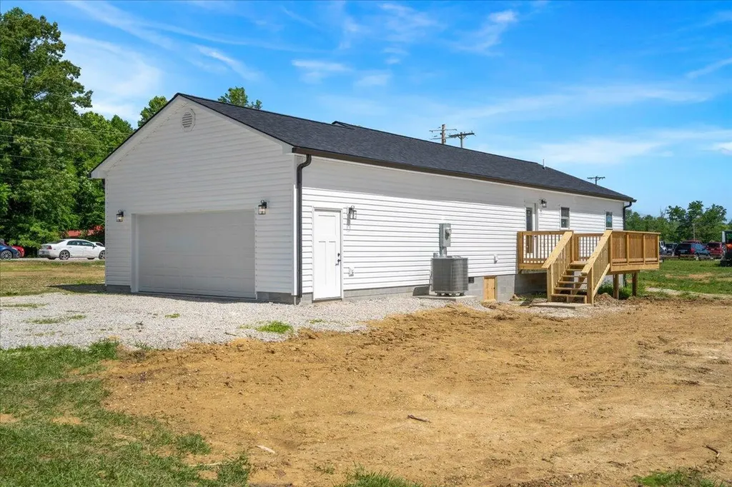138 Ladonna Drive Clay City KY 40312