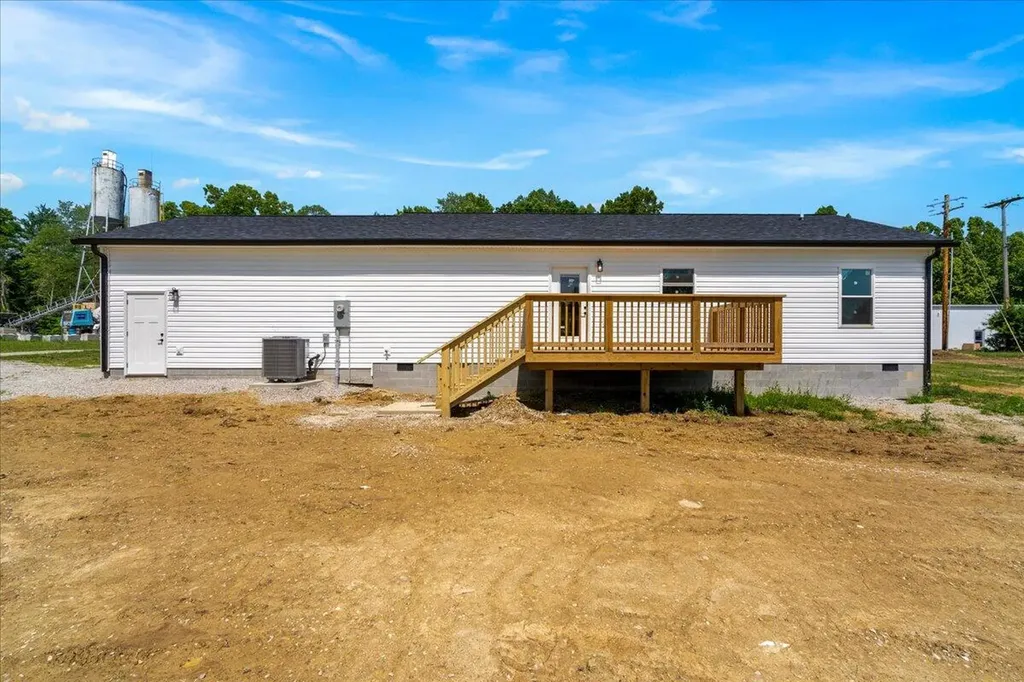 138 Ladonna Drive Clay City KY 40312
