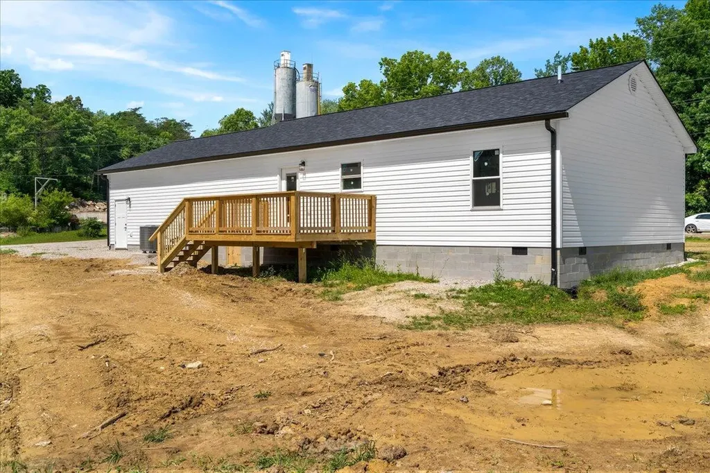 138 Ladonna Drive Clay City KY 40312