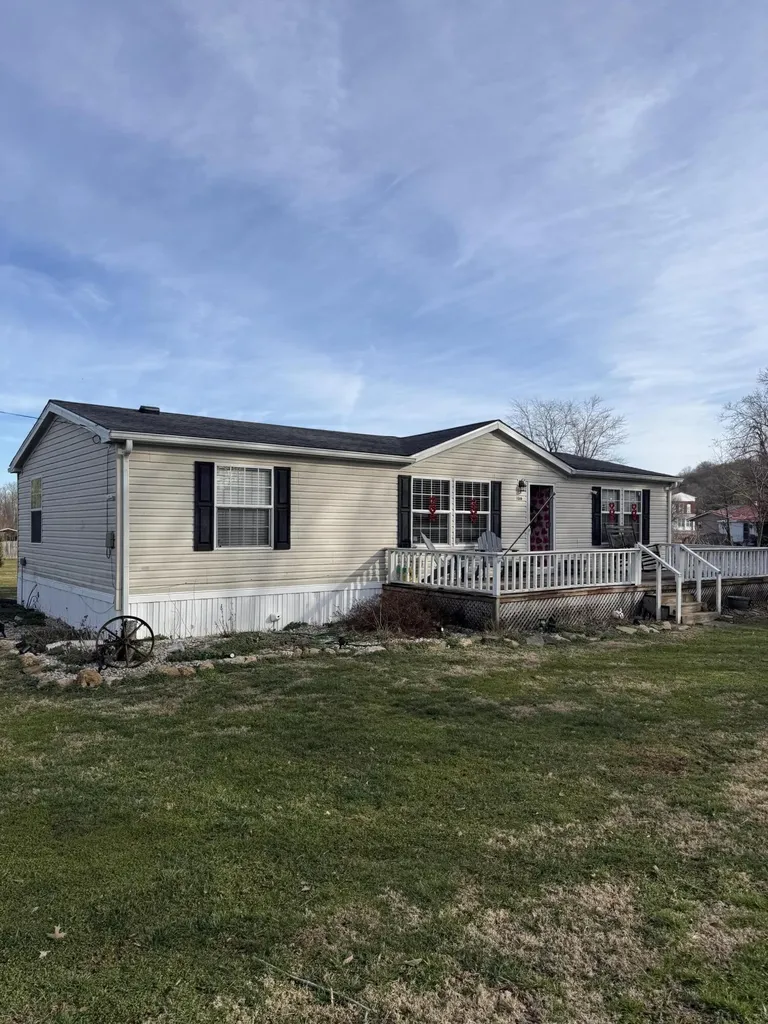 136 E Railroad Street Hustonville KY 40437